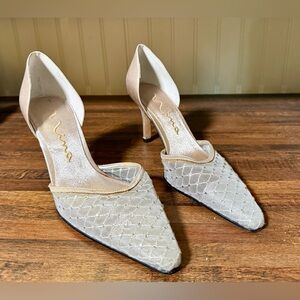 Nina Silver Leather Rhinestone Pointed Stiletto Pump Heels Shoes Women’s Size 8
